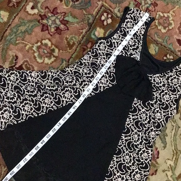 Julie’s Closet Chic Black and Cream Lace and Sheer  Sleeveless Blouse - Picture 9 of 13